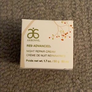 Arbonne RE9 Advanced Night Repair Cream